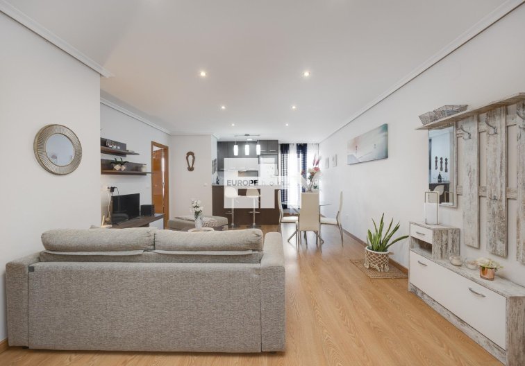 Segunda mano - Apartamento  - Torrevieja - Centro