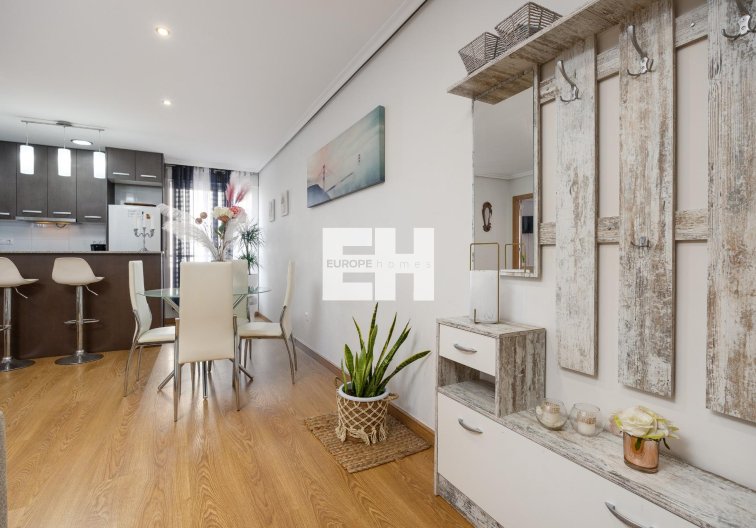 Segunda mano - Apartamento  - Torrevieja - Centro
