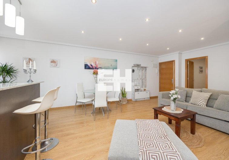 Segunda mano - Apartamento  - Torrevieja - Centro