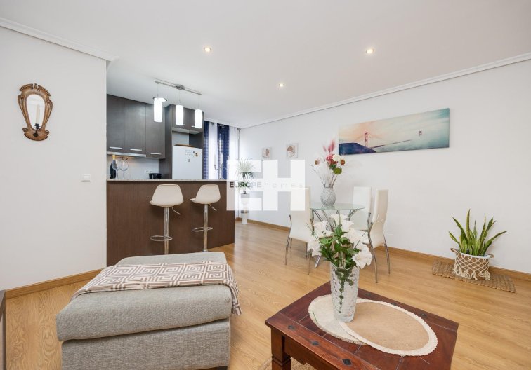 Segunda mano - Apartamento  - Torrevieja - Centro