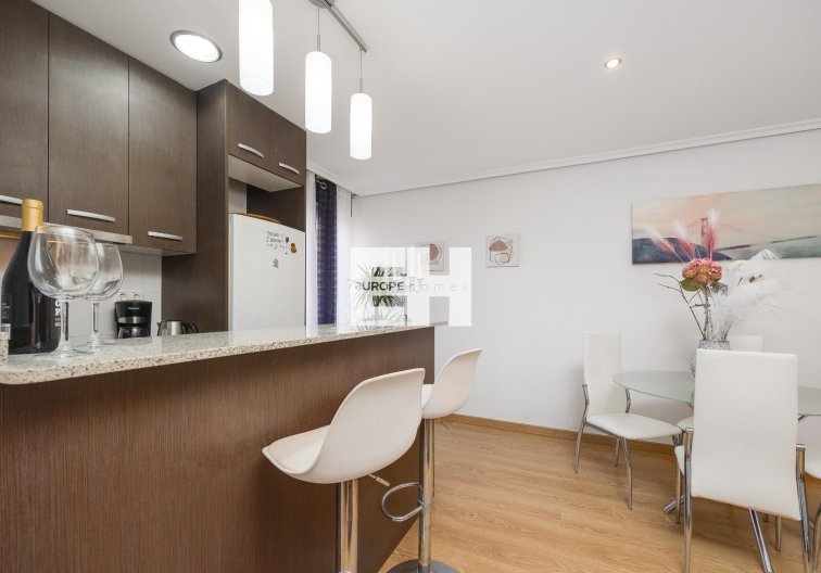 Segunda mano - Apartamento  - Torrevieja - Centro