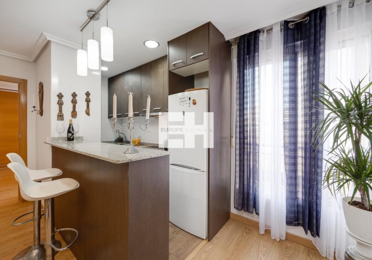 Segunda mano - Apartamento  - Torrevieja - Centro