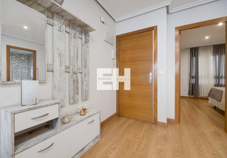 Segunda mano - Apartamento  - Torrevieja - Centro