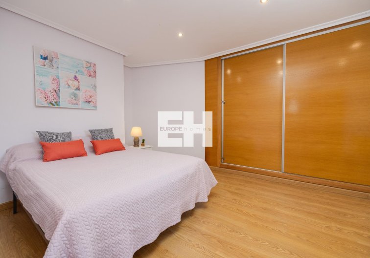 Segunda mano - Apartamento  - Torrevieja - Centro
