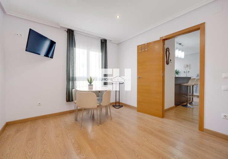 Segunda mano - Apartamento  - Torrevieja - Centro
