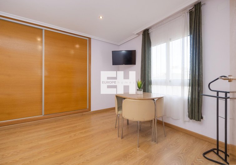 Segunda mano - Apartamento  - Torrevieja - Centro