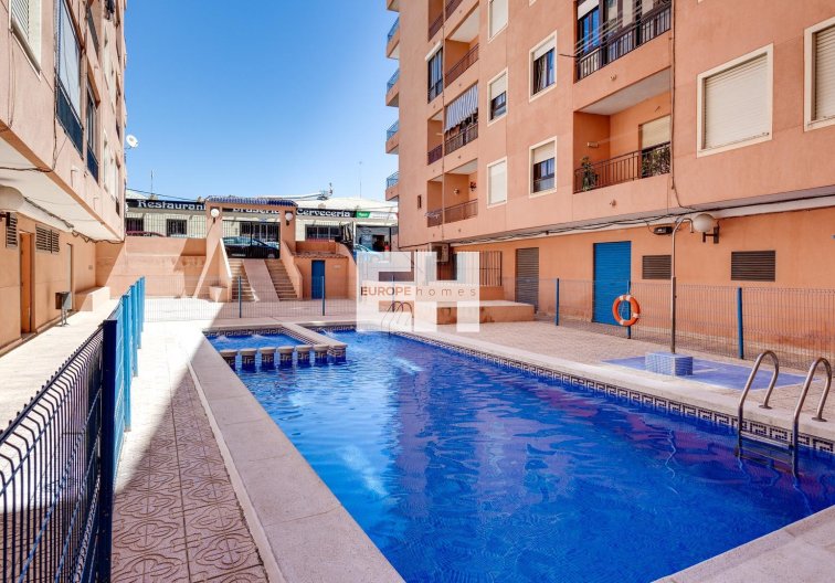 Segunda mano - Apartamento  - Torrevieja - Centro