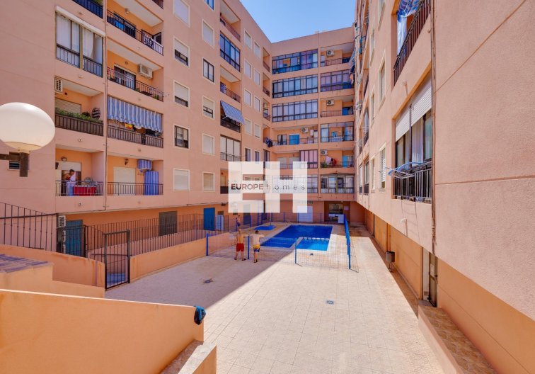 Segunda mano - Apartamento  - Torrevieja - Centro