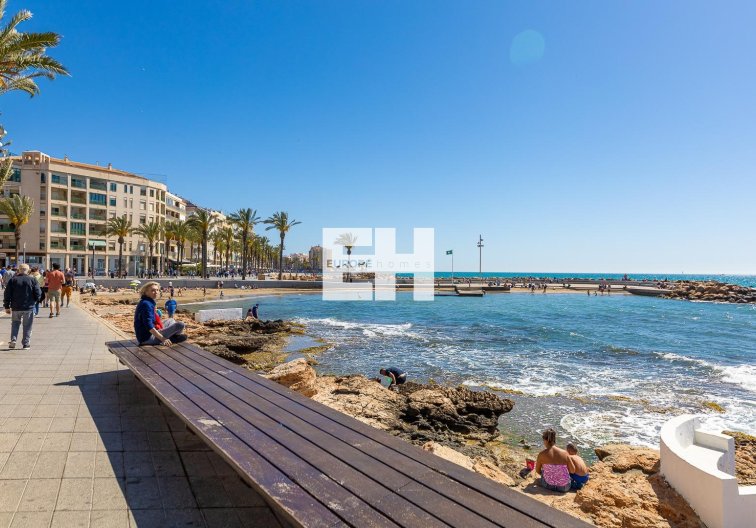 Segunda mano - Apartamento  - Torrevieja - Centro
