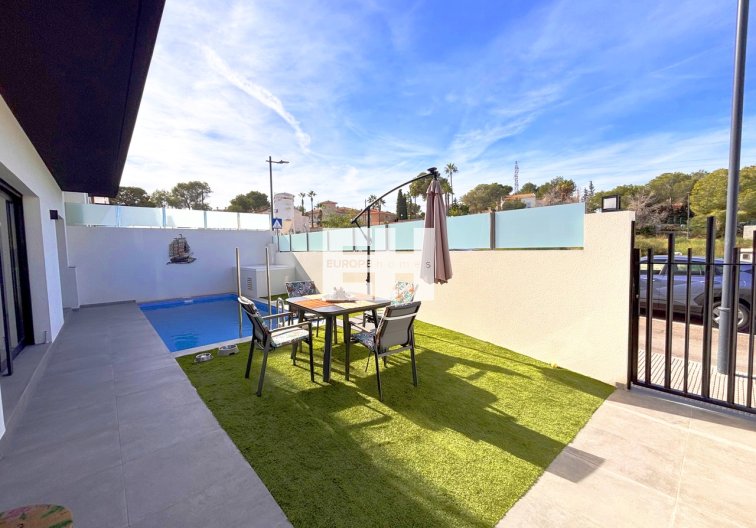Segunda mano - villa - Villamartin - Costa Blanca