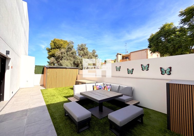 Segunda mano - villa - Villamartin - Costa Blanca