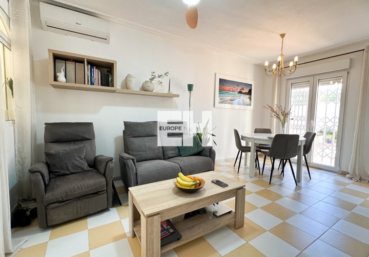 Segunda mano - villa - Torrevieja - Costa Blanca