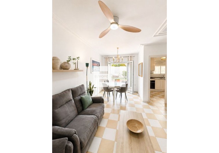 Segunda mano - villa - Torrevieja - Costa Blanca