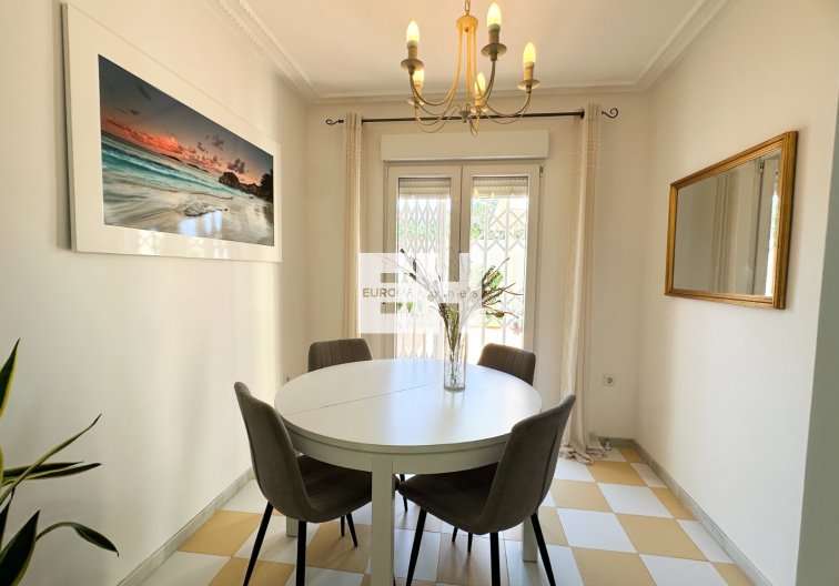 Segunda mano - villa - Torrevieja - Costa Blanca