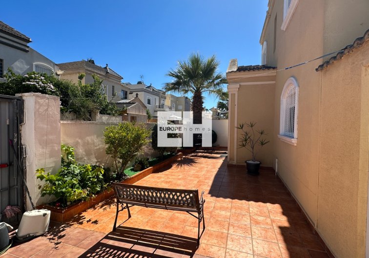 Segunda mano - villa - Torrevieja - Costa Blanca