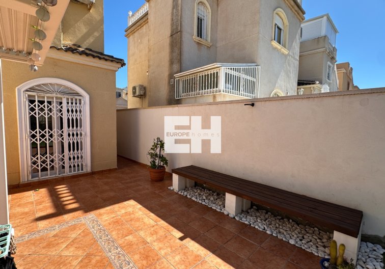 Segunda mano - villa - Torrevieja - Costa Blanca