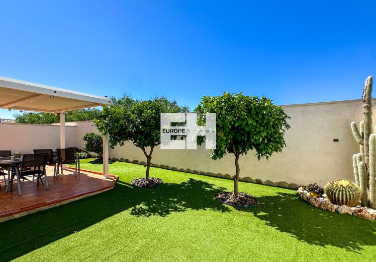 Segunda mano - villa - Torrevieja - Costa Blanca