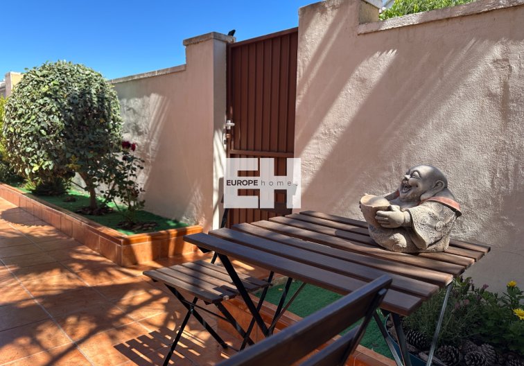 Segunda mano - villa - Torrevieja - Costa Blanca