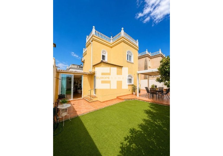 Segunda mano - villa - Torrevieja - Costa Blanca