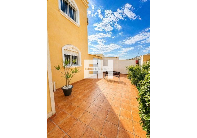 Segunda mano - villa - Torrevieja - Costa Blanca