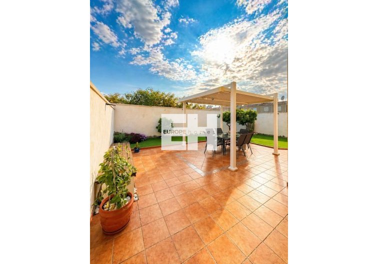 Segunda mano - villa - Torrevieja - Costa Blanca
