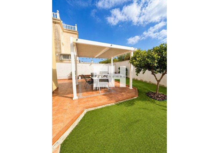 Segunda mano - villa - Torrevieja - Costa Blanca