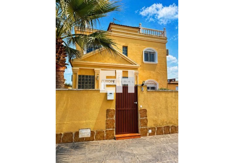 Segunda mano - villa - Torrevieja - Costa Blanca