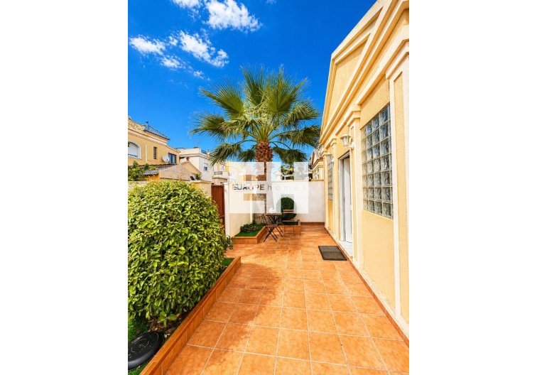 Segunda mano - villa - Torrevieja - Costa Blanca