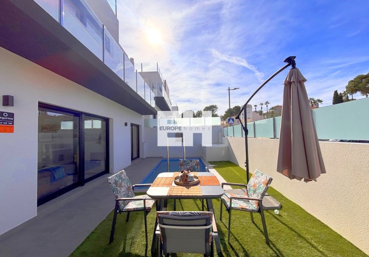 Segunda mano - villa - Villamartin - Costa Blanca