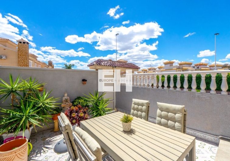 Segunda mano - town house - Torrevieja - Aguas Nuevas