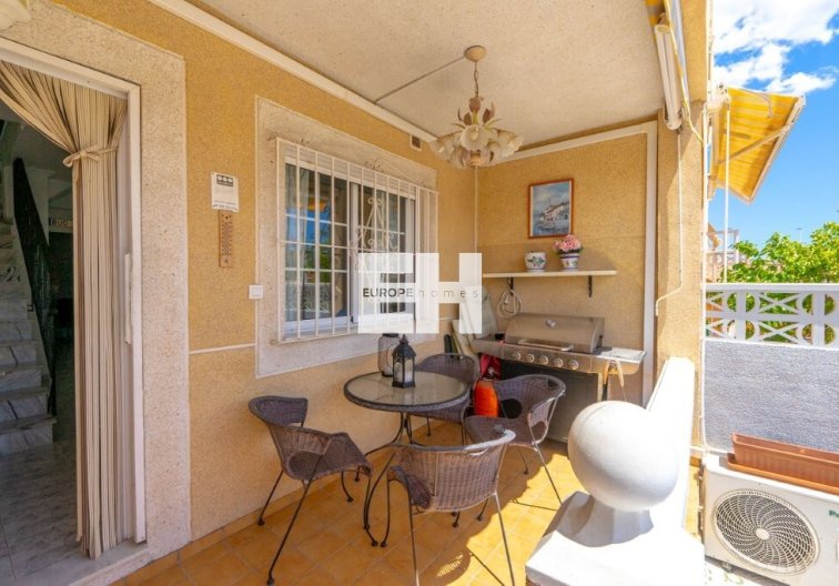 Segunda mano - town house - Torrevieja - Aguas Nuevas