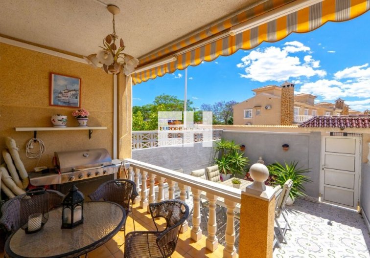 Segunda mano - town house - Torrevieja - Aguas Nuevas