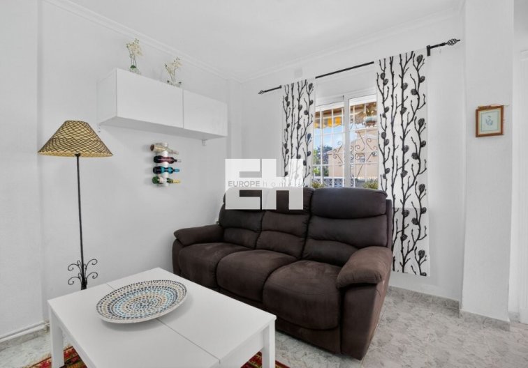 Segunda mano - town house - Torrevieja - Aguas Nuevas