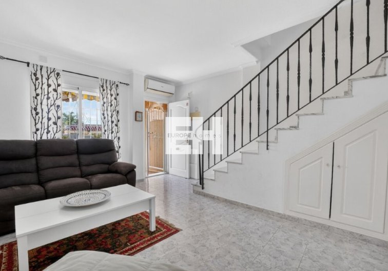 Segunda mano - town house - Torrevieja - Aguas Nuevas