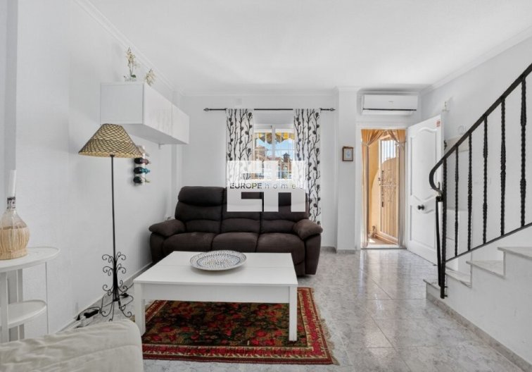 Segunda mano - town house - Torrevieja - Aguas Nuevas