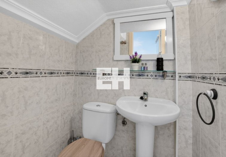 Segunda mano - town house - Torrevieja - Aguas Nuevas