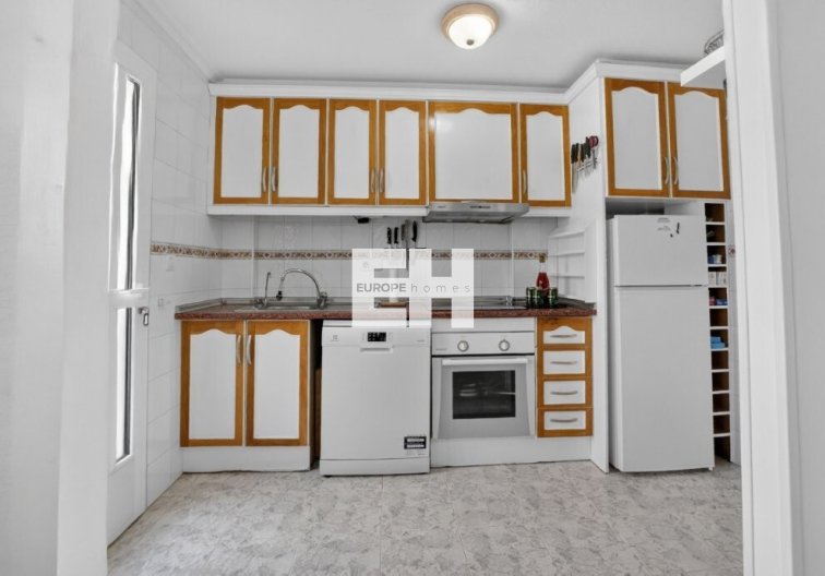 Segunda mano - town house - Torrevieja - Aguas Nuevas