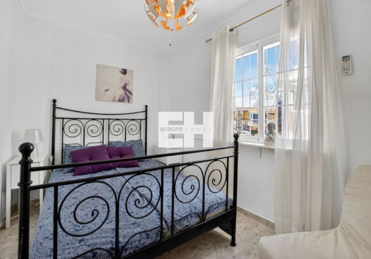 Segunda mano - town house - Torrevieja - Aguas Nuevas