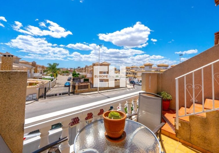 Segunda mano - town house - Torrevieja - Aguas Nuevas