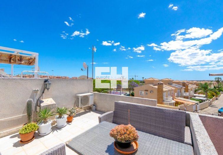 Segunda mano - town house - Torrevieja - Aguas Nuevas