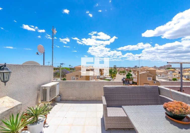 Segunda mano - town house - Torrevieja - Aguas Nuevas