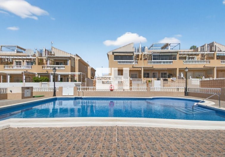 Segunda mano - town house - Torrevieja - Aguas Nuevas