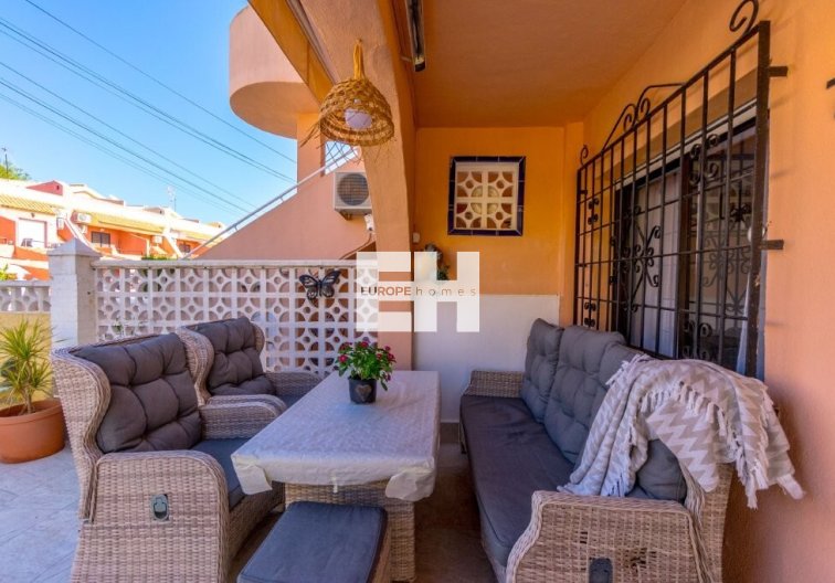 Segunda mano - Apartamento  - Torrevieja - La Rosaleda