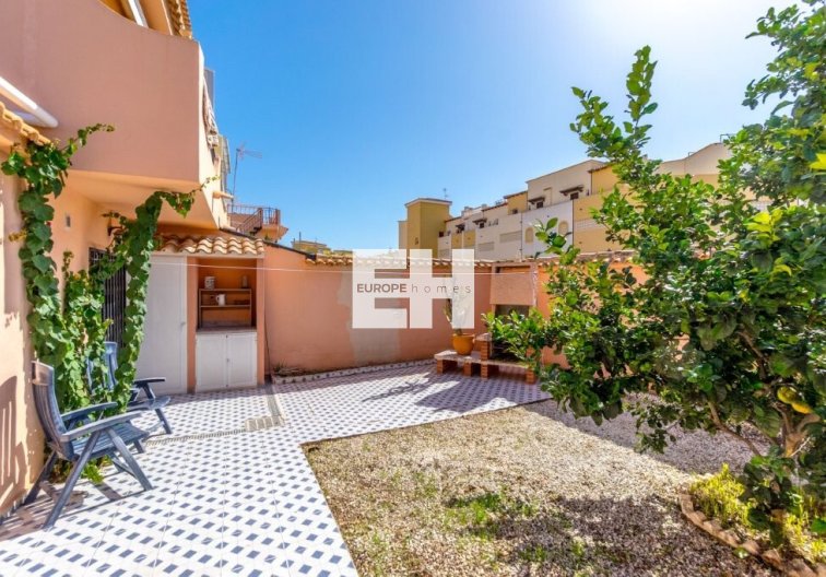 Segunda mano - Apartamento  - Torrevieja - La Rosaleda
