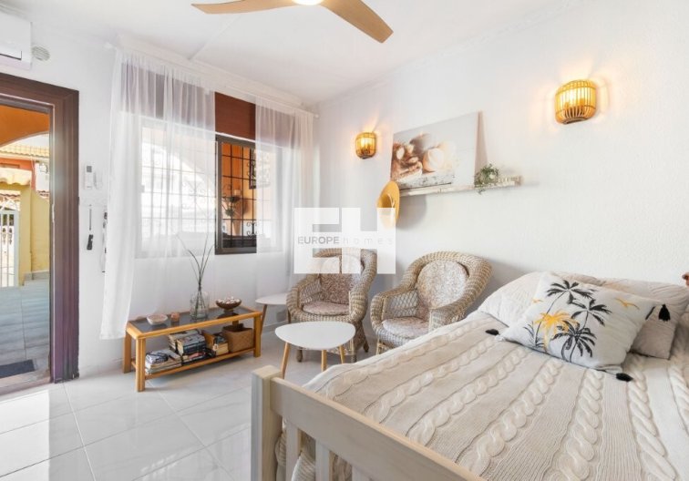 Segunda mano - Apartamento  - Torrevieja - La Rosaleda