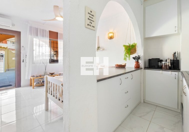 Segunda mano - Apartamento  - Torrevieja - La Rosaleda
