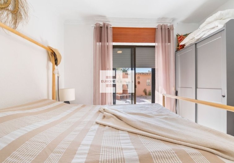 Segunda mano - Apartamento  - Torrevieja - La Rosaleda