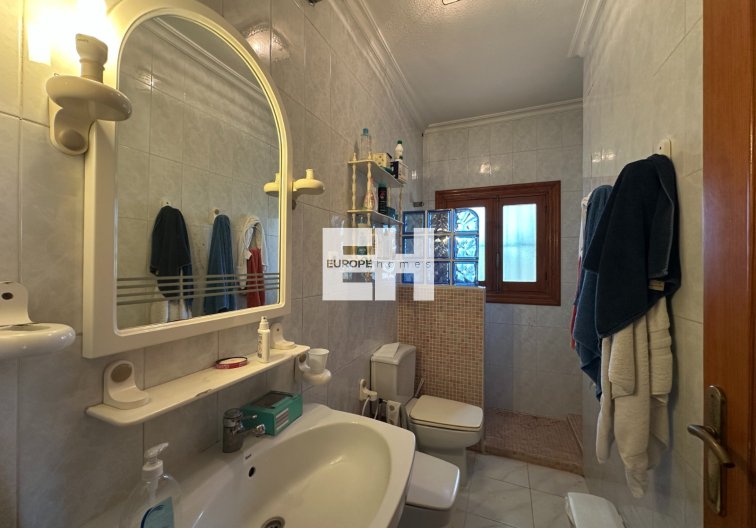 Segunda mano - villa - Torrevieja - Costa Blanca