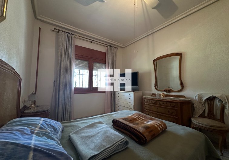 Segunda mano - villa - Torrevieja - Costa Blanca