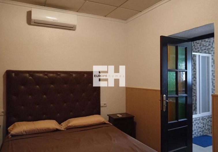 Segunda mano - Semi Detached - Los Montesinos - PUEBLO CENTRO